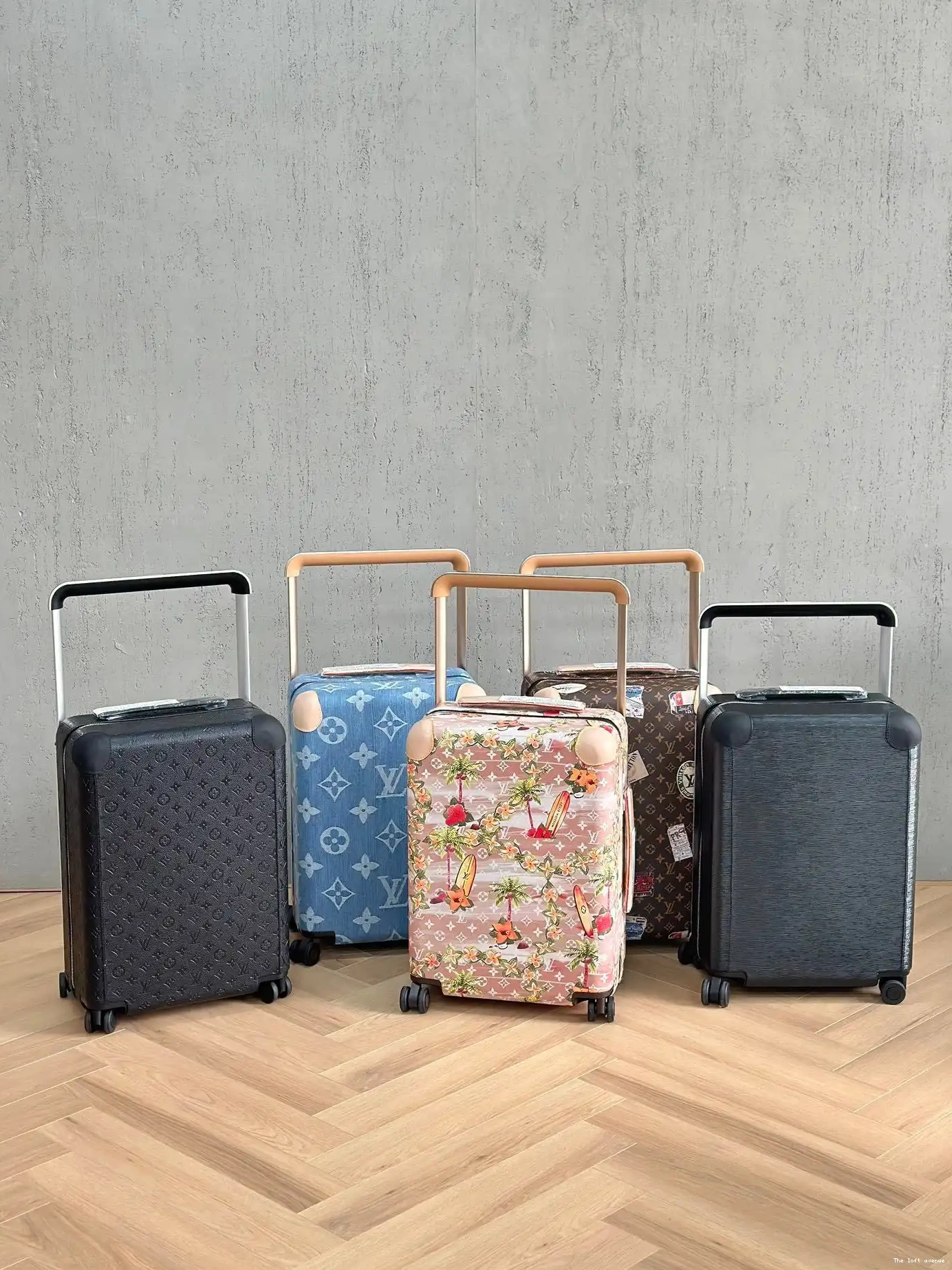 55 37L MONOGRAM CABIN SUITCASE HORIZON CUSTOM EMBOSSED 0704